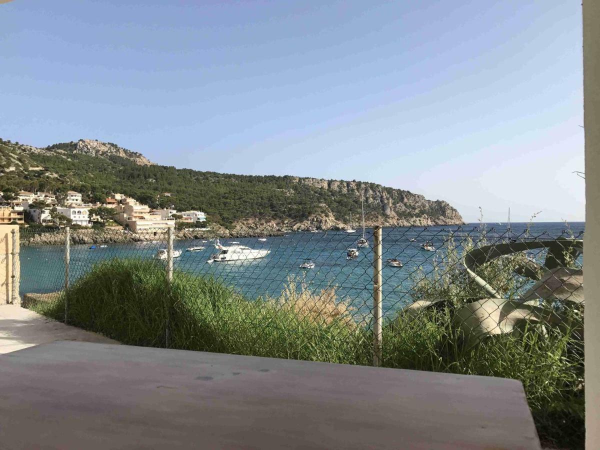 Hebergement Front De Mer Apartment Sant Elm Bagian luar foto