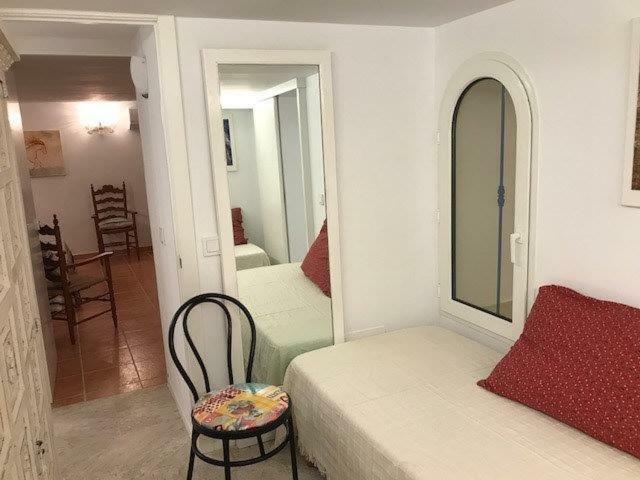 Hebergement Front De Mer Apartment Sant Elm Bagian luar foto