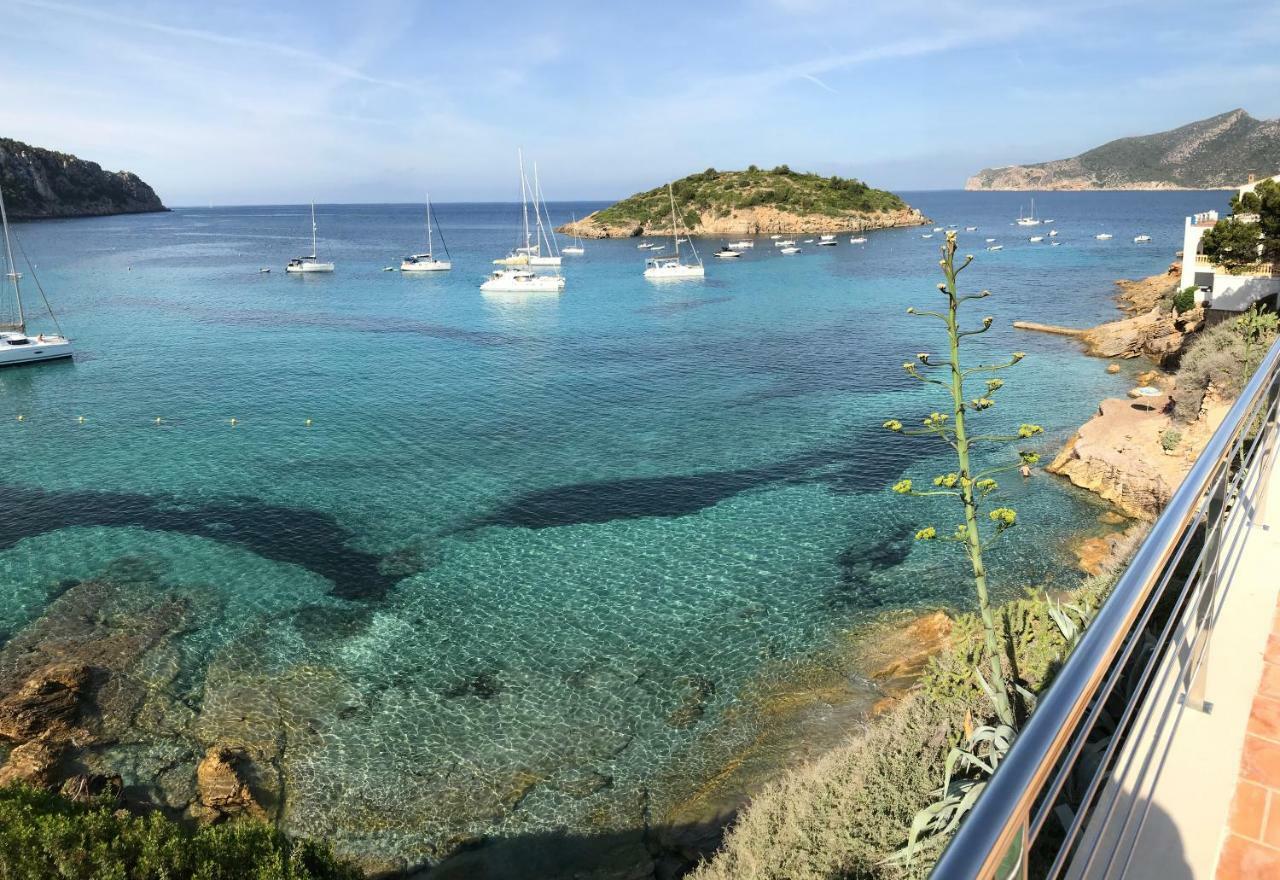 Hebergement Front De Mer Apartment Sant Elm Bagian luar foto