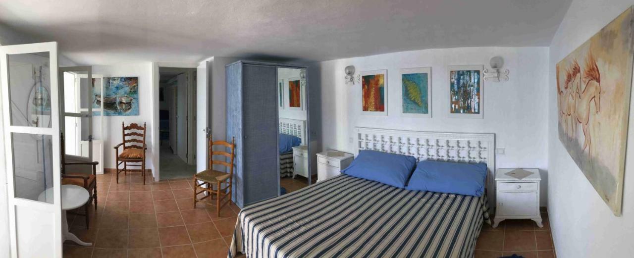 Hebergement Front De Mer Apartment Sant Elm Bagian luar foto
